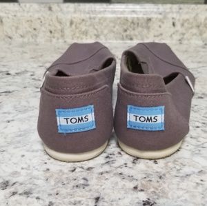 Toms
